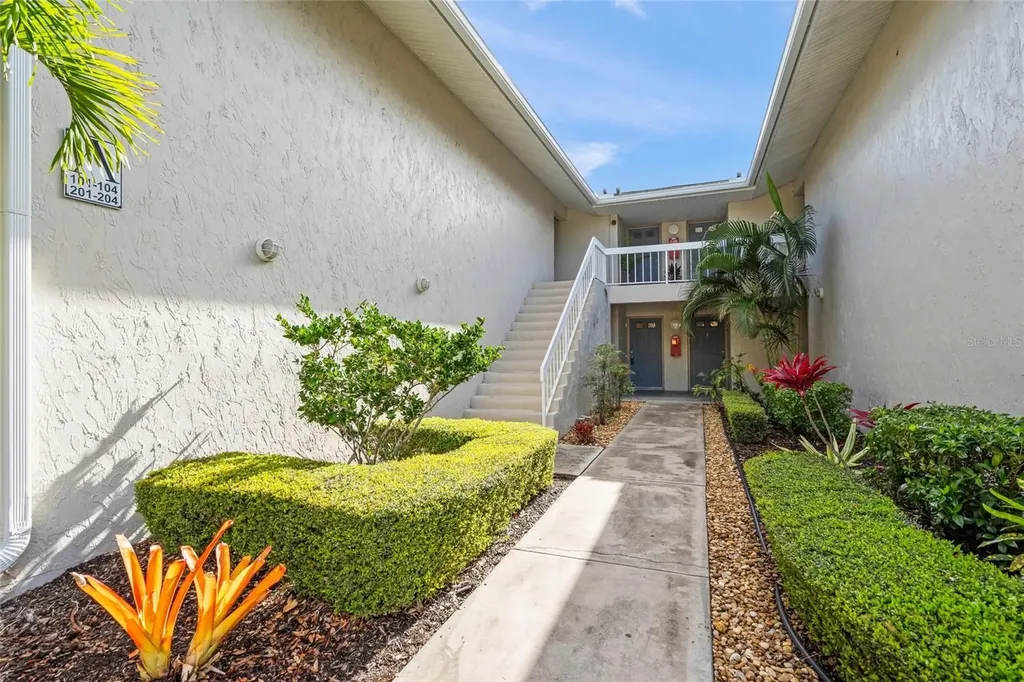 2121 Wood Street Sarasota FL 34237