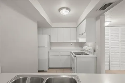 2121 Wood Street Sarasota FL 34237