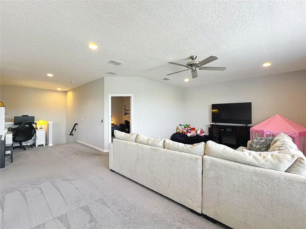 2676 Estuary Loop Oviedo FL 32765