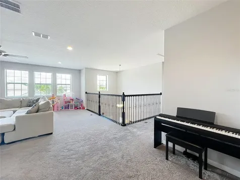 2676 Estuary Loop Oviedo FL 32765