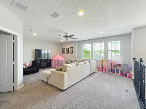 2676 Estuary Loop Oviedo FL 32765