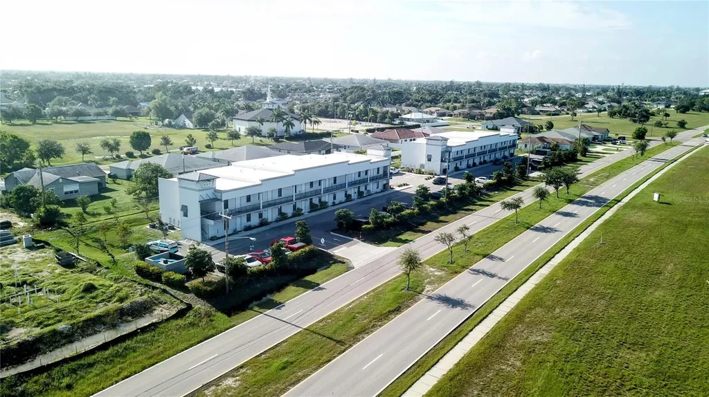 907 Skyline Boulevard Cape Coral FL 33991