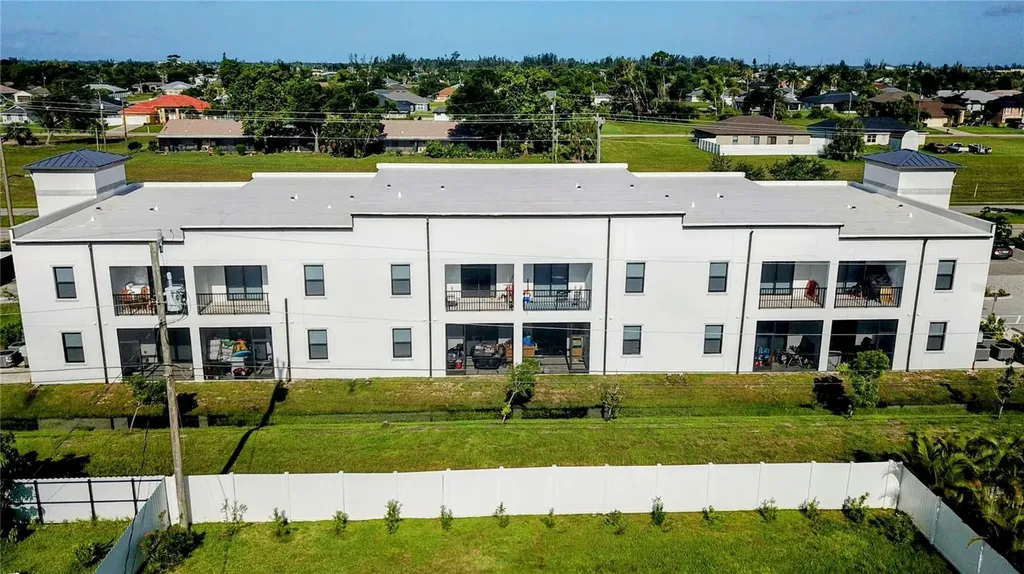 907 Skyline Boulevard Cape Coral FL 33991