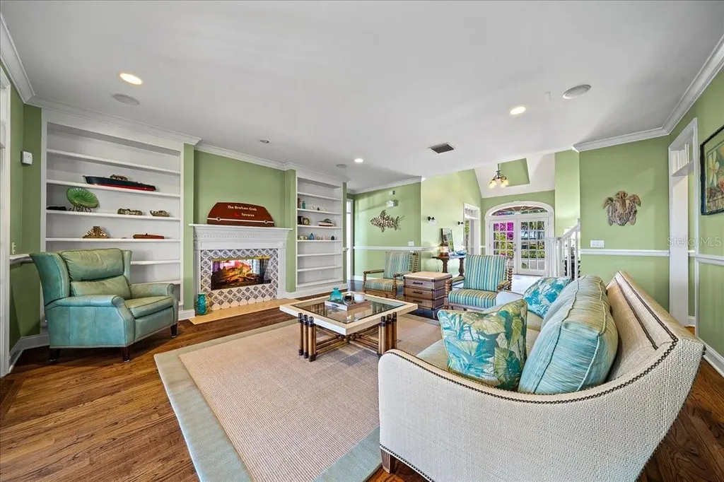 1200 Peninsula Drive Tavares FL 32778
