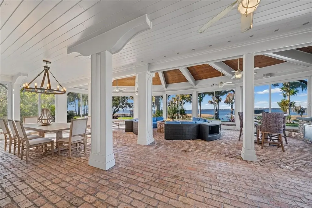 1200 Peninsula Drive Tavares FL 32778