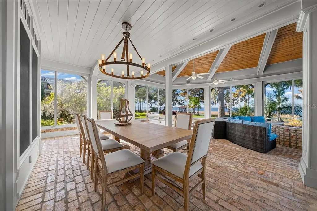 1200 Peninsula Drive Tavares FL 32778
