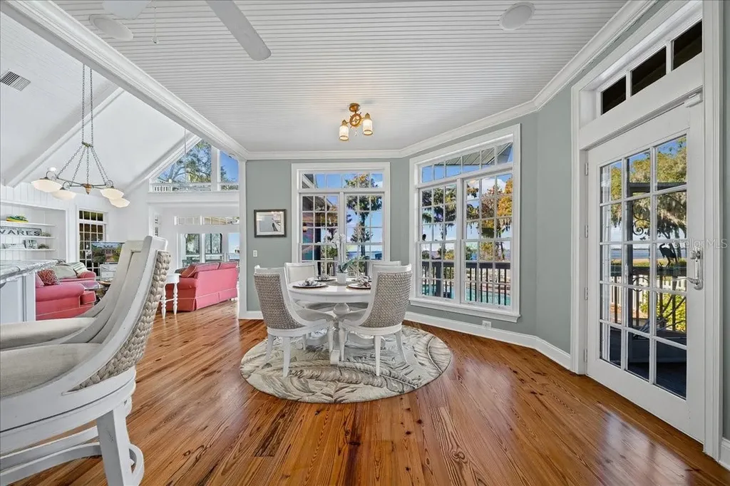 1200 Peninsula Drive Tavares FL 32778