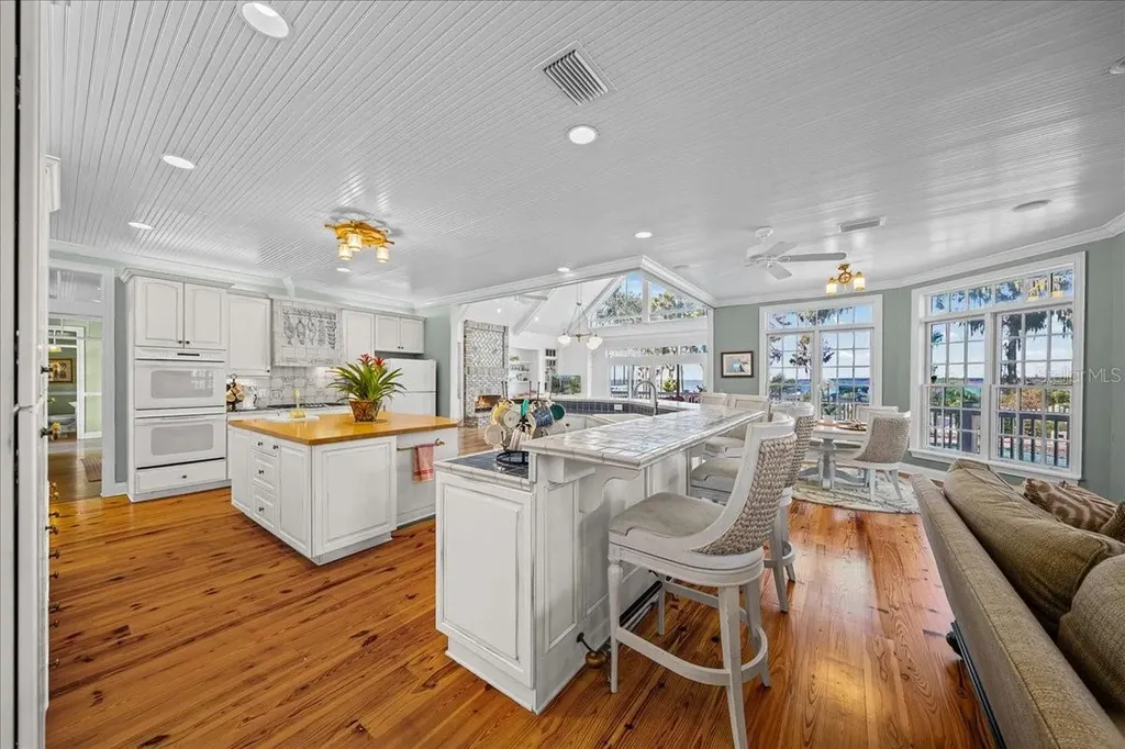1200 Peninsula Drive Tavares FL 32778