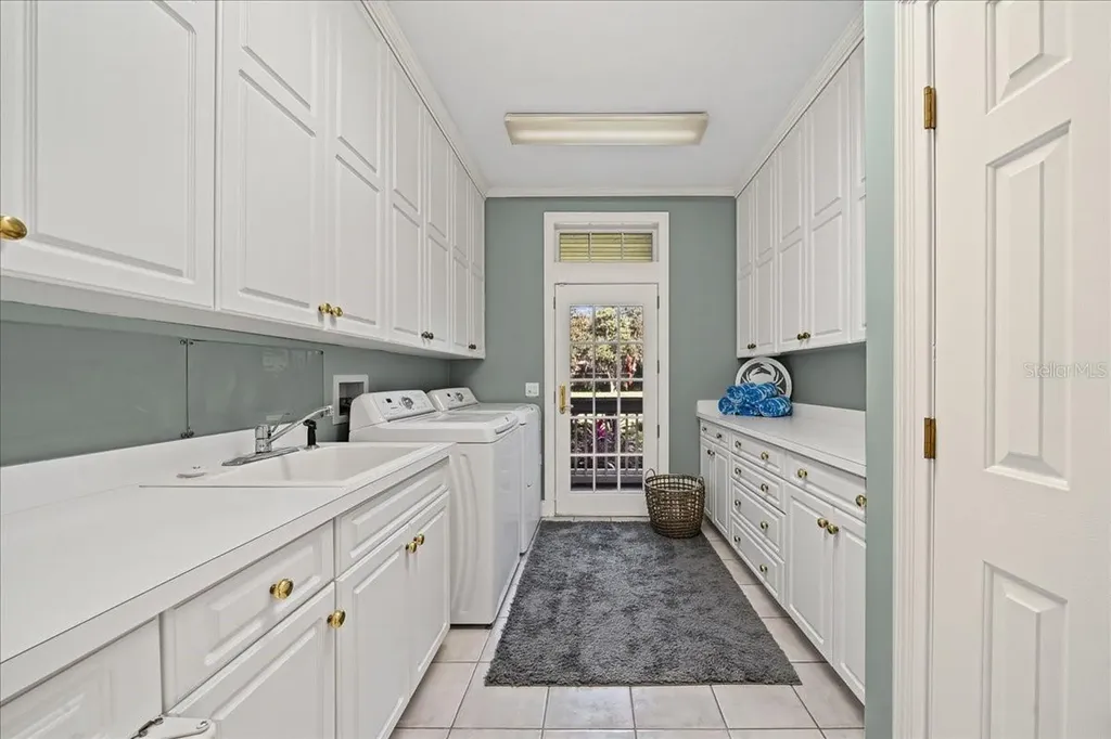 1200 Peninsula Drive Tavares FL 32778