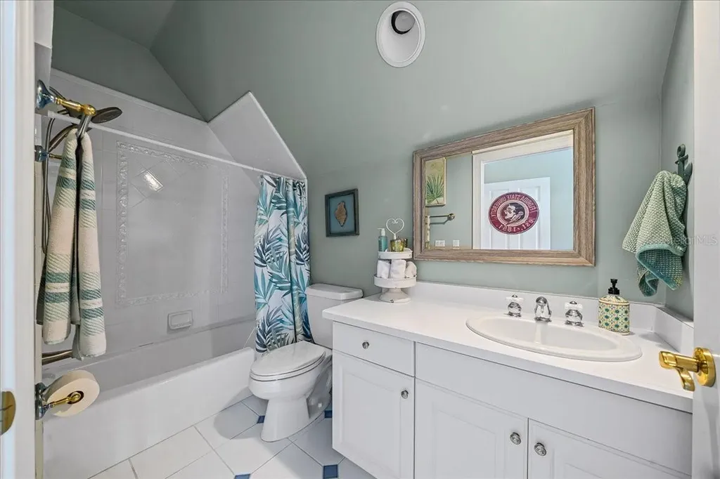 1200 Peninsula Drive Tavares FL 32778