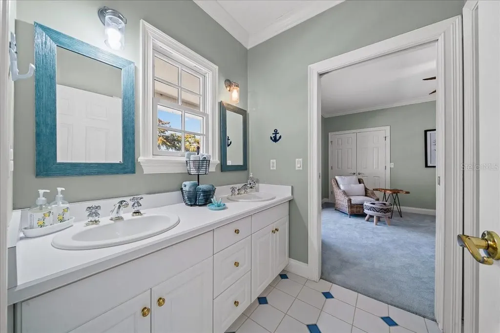 1200 Peninsula Drive Tavares FL 32778