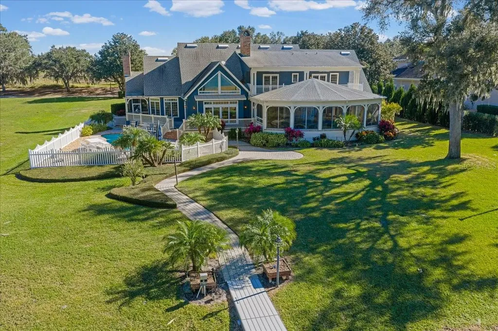 1200 Peninsula Drive Tavares FL 32778