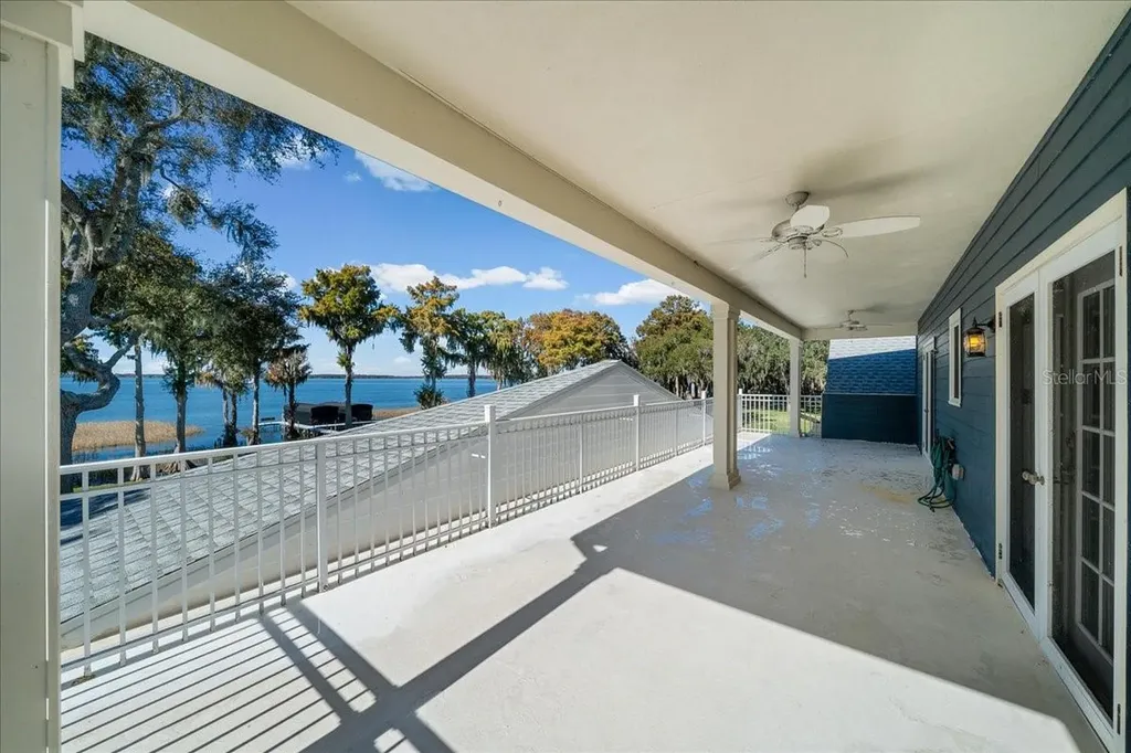1200 Peninsula Drive Tavares FL 32778