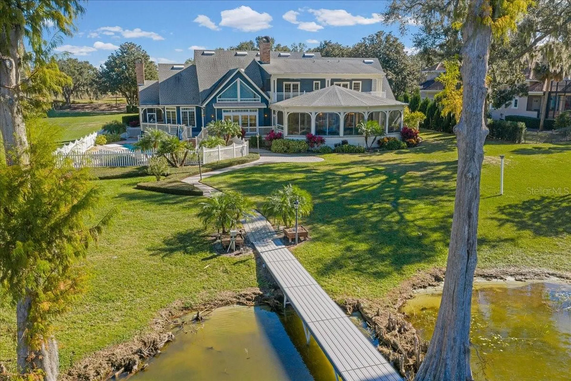 1200 Peninsula Drive Tavares FL 32778