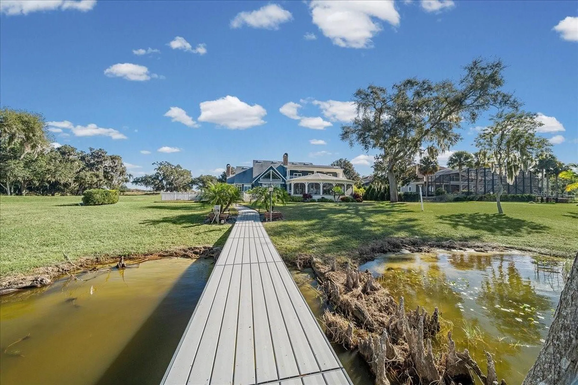 1200 Peninsula Drive Tavares FL 32778