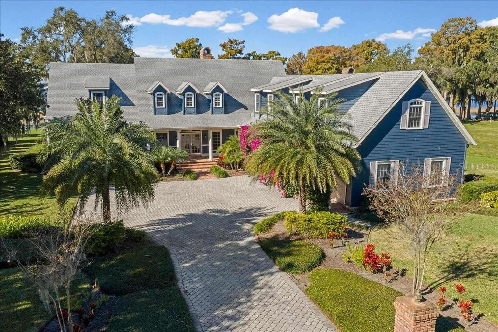 1200 Peninsula Drive Tavares FL 32778
