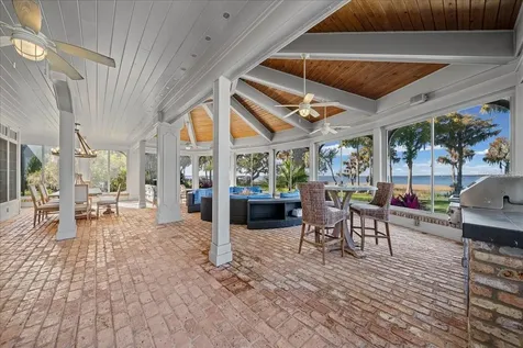 1200 Peninsula Drive Tavares FL 32778