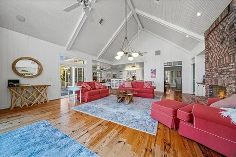 1200 Peninsula Drive Tavares FL 32778