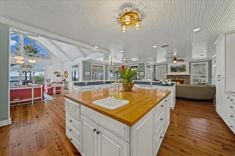1200 Peninsula Drive Tavares FL 32778