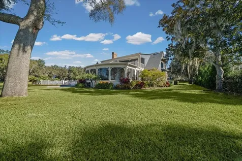 1200 Peninsula Drive Tavares FL 32778