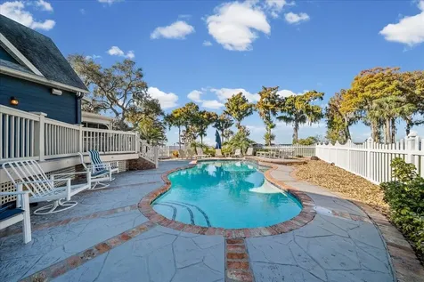 1200 Peninsula Drive Tavares FL 32778