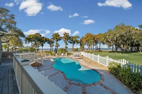 1200 Peninsula Drive Tavares FL 32778