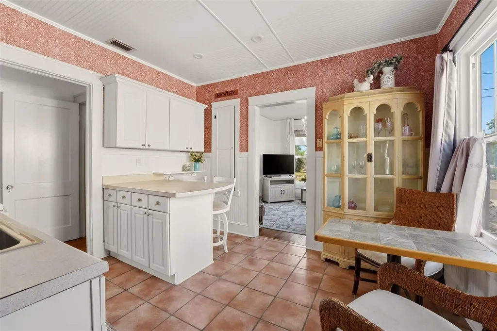 2330 7th Avenue W Bradenton FL 34205