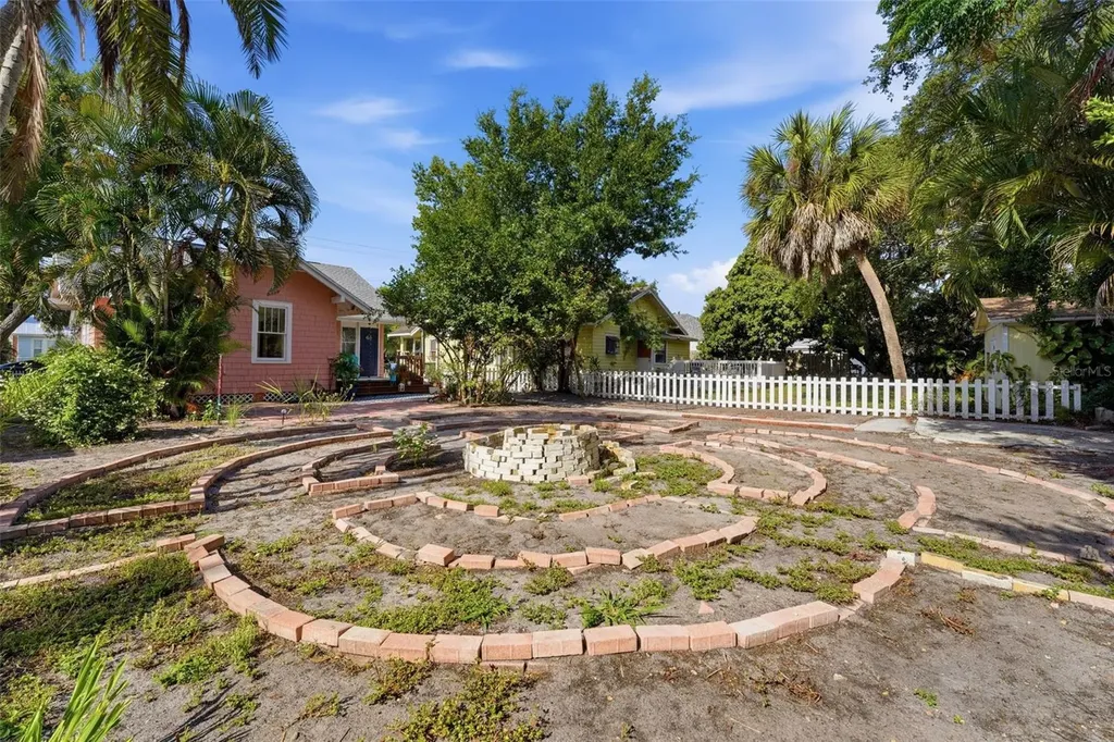 2330 7th Avenue W Bradenton FL 34205