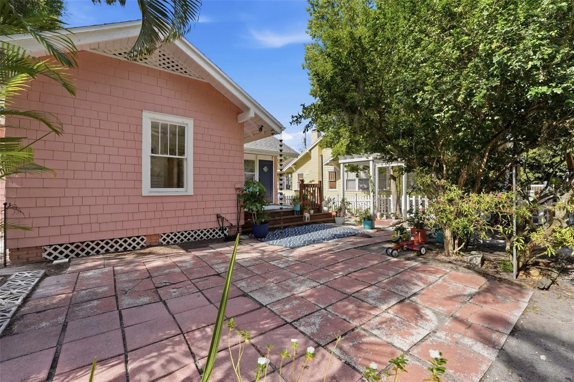 2330 7th Avenue W Bradenton FL 34205