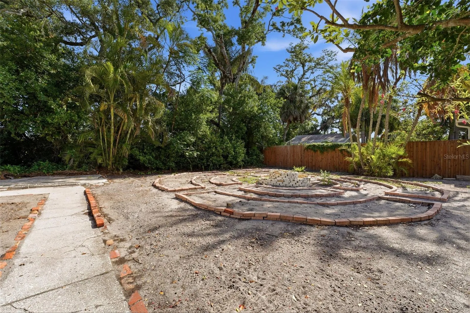 2330 7th Avenue W Bradenton FL 34205