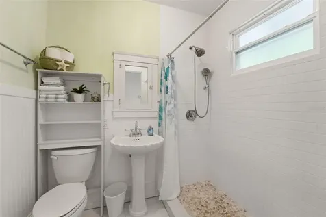 2330 7th Avenue W Bradenton FL 34205
