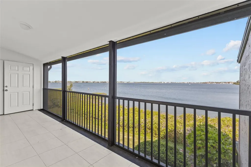 1511 Pelican Point Drive Sarasota FL 34231