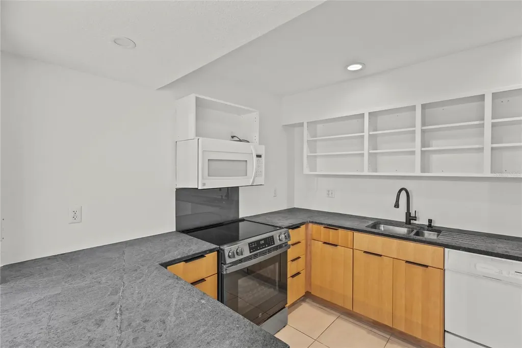 1511 Pelican Point Drive Sarasota FL 34231