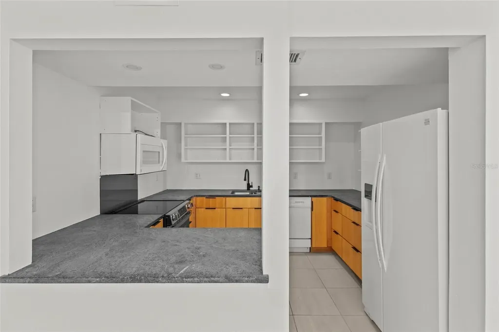 1511 Pelican Point Drive Sarasota FL 34231