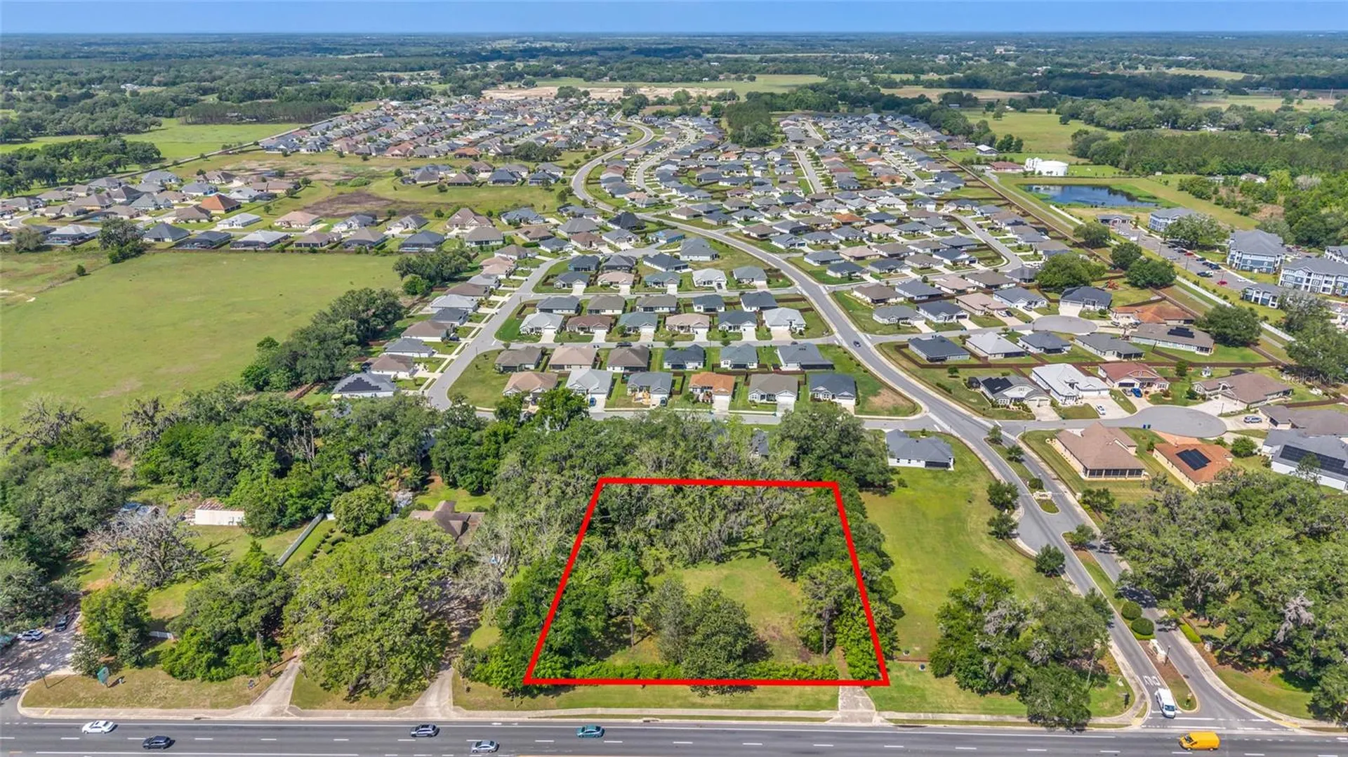 11338 N Us Highway 301 Oxford FL 34484
