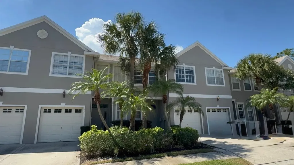 752 Vallance Way NE St Petersburg FL 33716