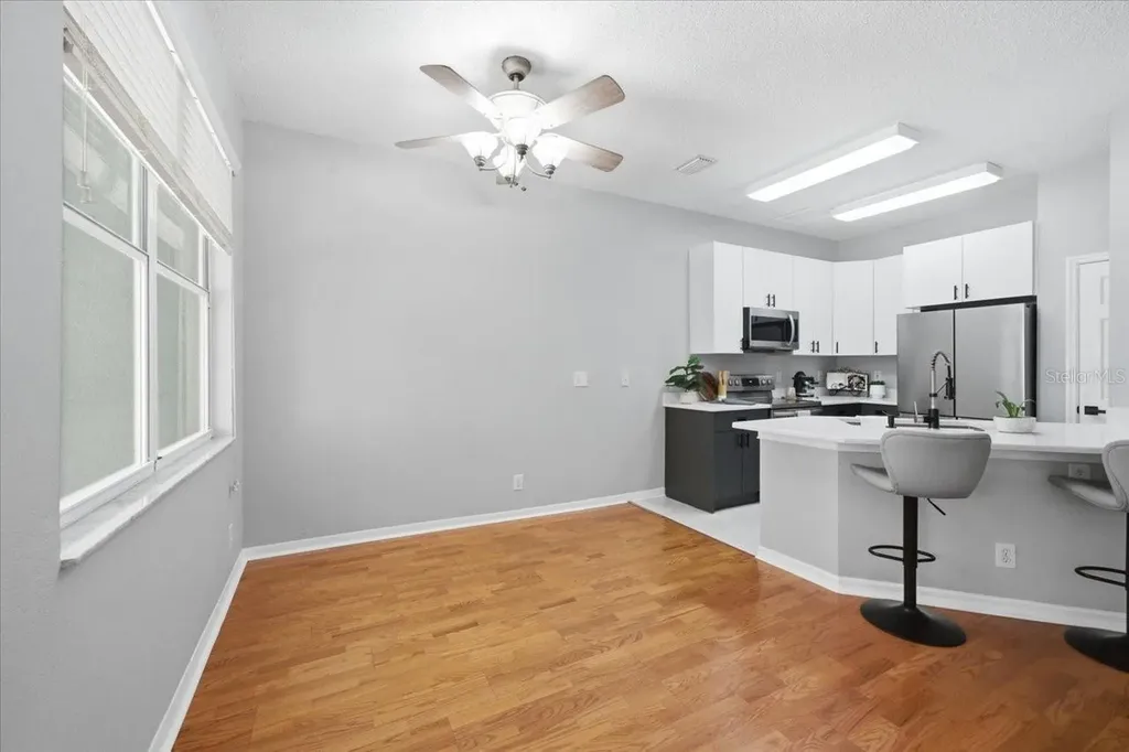 752 Vallance Way NE St Petersburg FL 33716