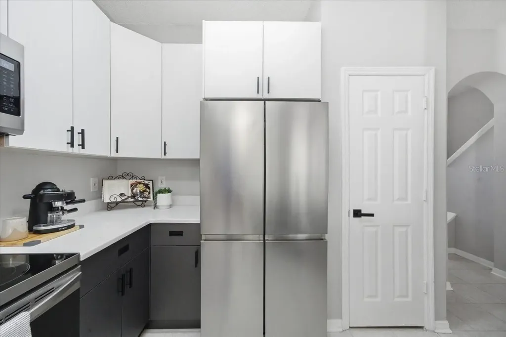 752 Vallance Way NE St Petersburg FL 33716