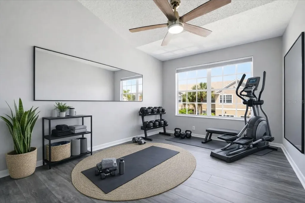 752 Vallance Way NE St Petersburg FL 33716
