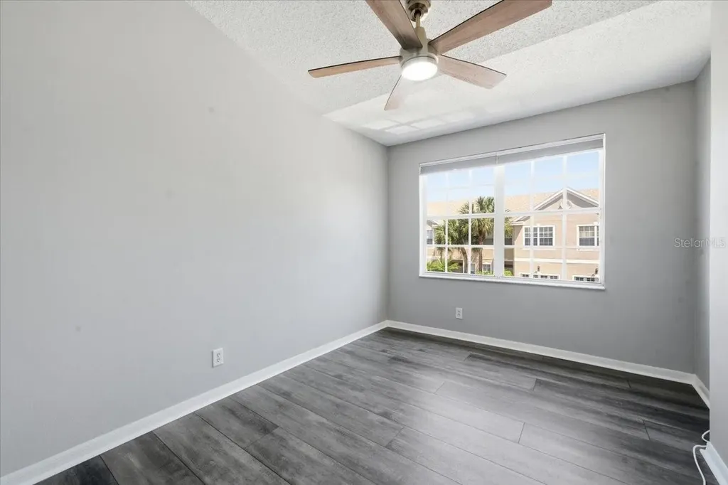 752 Vallance Way NE St Petersburg FL 33716