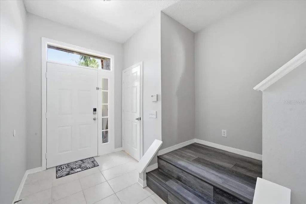 752 Vallance Way NE St Petersburg FL 33716