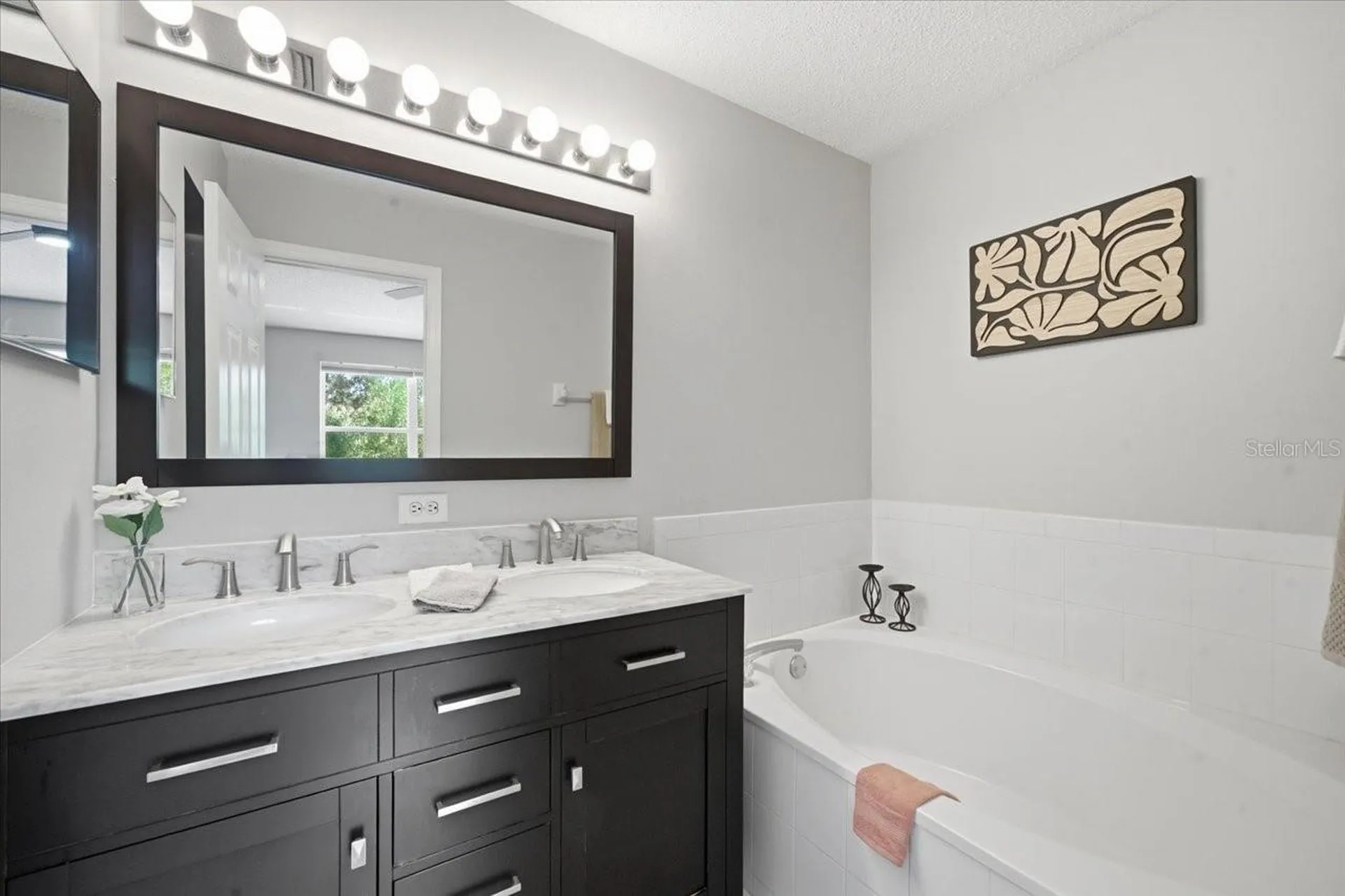 752 Vallance Way NE St Petersburg FL 33716