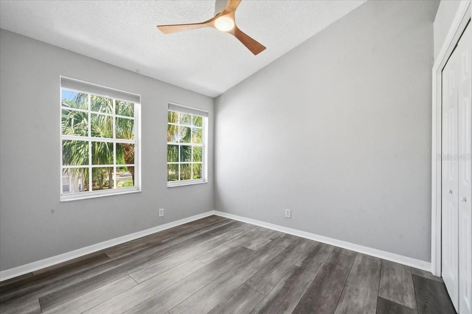 752 Vallance Way NE St Petersburg FL 33716
