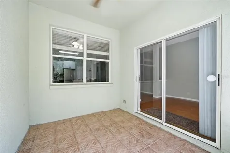 752 Vallance Way NE St Petersburg FL 33716