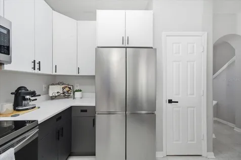 752 Vallance Way NE St Petersburg FL 33716
