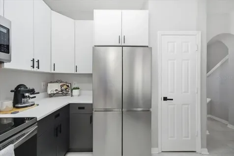 752 Vallance Way NE St Petersburg FL 33716