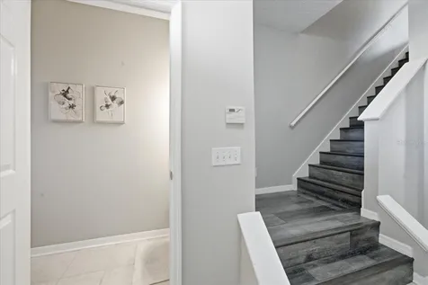 752 Vallance Way NE St Petersburg FL 33716