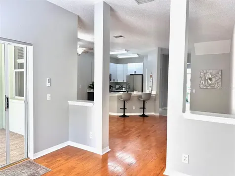 752 Vallance Way NE St Petersburg FL 33716
