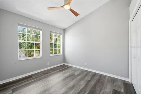 752 Vallance Way NE St Petersburg FL 33716
