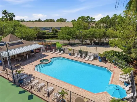 752 Vallance Way NE St Petersburg FL 33716